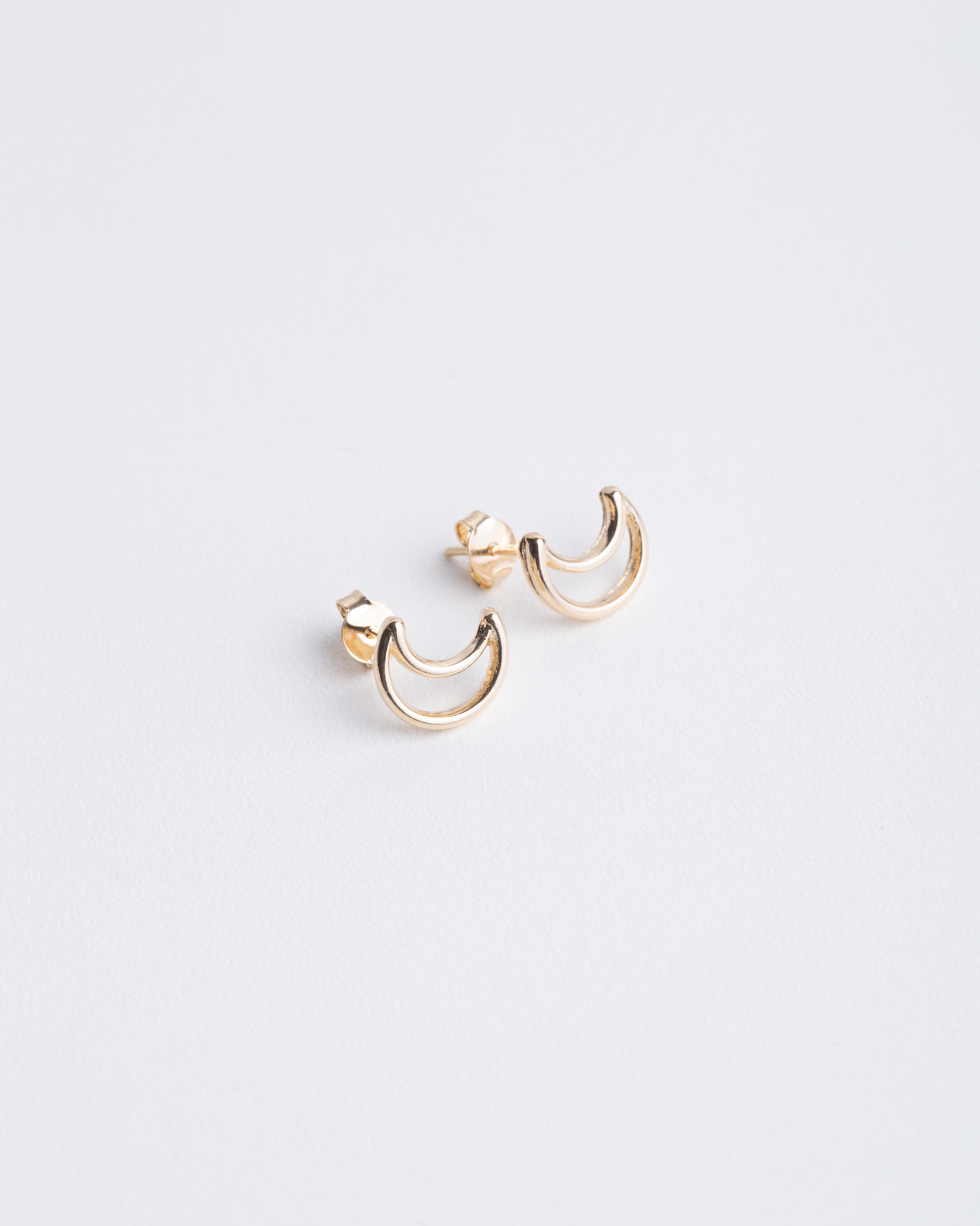 20386 Gold Crescent Moon Earrings  11mm